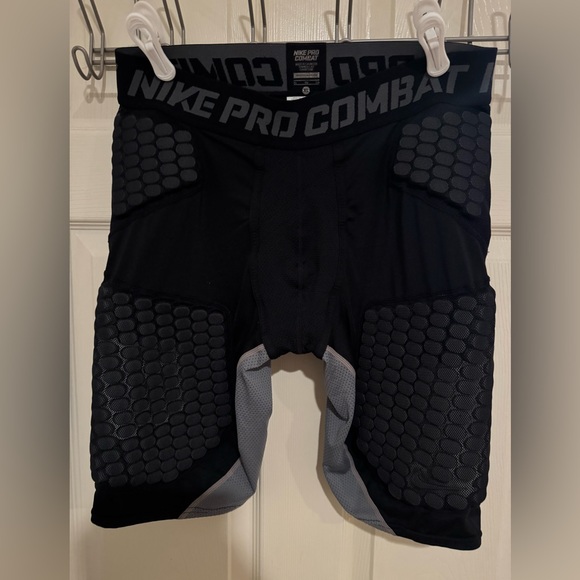 Nike Pro Combat Men's Black and Gray Boxer Briefs - Picture 1 of 7